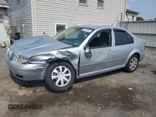 2002 Volkswagen Jetta GLS with VIN 3VWSP69M22M181905, listed as a Copart auction lot 60624045 with 192,952 mi miles and Salvage title. Bid and sale history available at DreamBid. Image 1.
