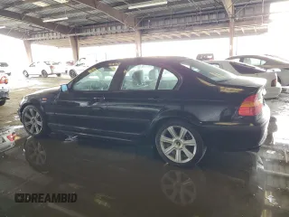 2003 BMW 3 Series 325i with VIN WBAAZ33433PH33374, listed as a Copart auction lot 85569644 with 200,127 mi miles and Clean Title. Bid and sale history available at carsss.com. Image 2.