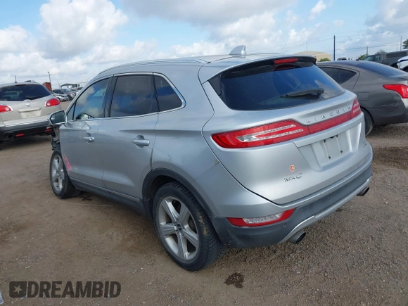 2015 Lincoln MKC z VIN 5LMCJ1A91FUJ13477, wystawiony jako IAAI lot #42042457 z przebiegiem 134 046 mil mil oraz . Historia ofert i sprzedaży dostępna na DreamBid. Obrazek 15.