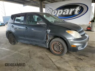 2006 Scion xA z VIN JTKKT624165019244, wystawiony jako Copart lot #54634285 z przebiegiem 206 139 mil mil oraz Tytuł czysty. Historia ofert i sprzedaży dostępna na DreamBid. Obrazek 4.