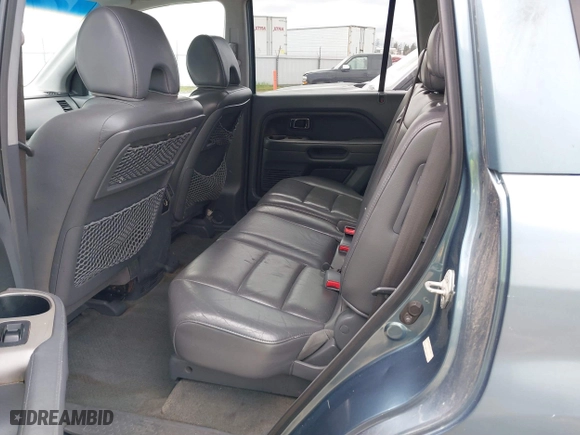 2007 Honda Pilot EX-L with VIN 5FNYF28597B006341, listed as a IAAI auction lot 41808955 with 225,819 mi miles. Bid and sale history available at carsss.com. Image 8.