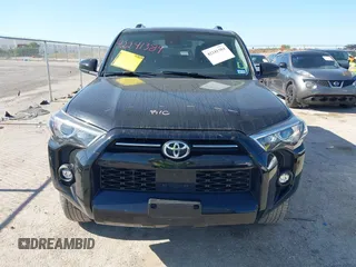 2021 Toyota 4Runner SR5 with VIN JTEEU5JR7M5242390, listed as a IAAI auction lot 42241384 with 43,695 mi miles and . Bid and sale history available at DreamBid. Image 12.