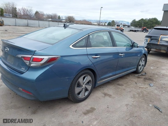 2016 Hyundai Sonata Hybrid Limited with VIN KMHE34L1XGA009748, listed as a IAAI auction lot 41848222 with 84,558 mi miles. Bid and sale history available at carsss.com. Image 4.