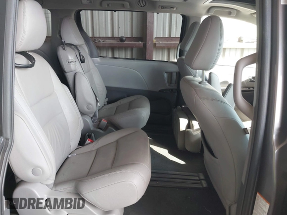 2019 Toyota Sienna XLE Auto Access Seat with VIN 5TDYZ3DC1KS986993, listed as a IAAI auction lot 40575042 with 73,581 mi miles. Bid and sale history available at carsss.com. Image 8.
