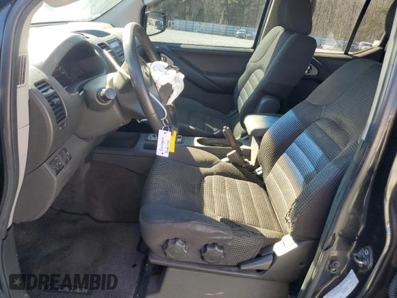 2005 Nissan Frontier LE z VIN 1N6AD07U95C401972, wystawiony jako Copart lot #48394485 z przebiegiem 302 912 mil mil oraz Szkoda całkowita • Salvage title. Historia ofert i sprzedaży dostępna na DreamBid. Obrazek 7.