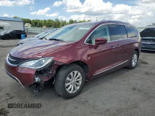 2018 Chrysler Pacifica Touring L Plus z VIN 2C4RC1EG0JR293142, wystawiony jako Copart lot #61763745 z przebiegiem 100 735 mil mil oraz Czysty tytuł • Clean title. Historia ofert i sprzedaży dostępna na DreamBid. Obrazek 1.