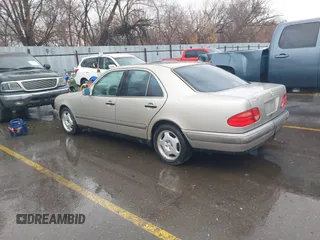 1997 Mercedes-Benz E-Class with VIN WDBJF72F0VA323171, listed as a IAAI auction lot 41739952 with 1 mi miles. Bid and sale history available at carsss.com. Image 3.