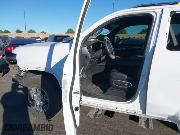 2022 Jeep Wagoneer Series I with VIN 1C4SJVAT8NS220302, listed as a IAAI auction lot 41297633 with 21,019 mi miles and . Bid and sale history available at DreamBid. Image 5.