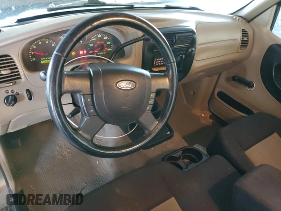 2005 Ford Ranger XL z VIN 1FTYR10U85PA16351, wystawiony jako Copart lot #52052325 z przebiegiem 143 644 mil mil oraz Czysty tytuł • Clean title. Historia ofert i sprzedaży dostępna na DreamBid. Obrazek 8.