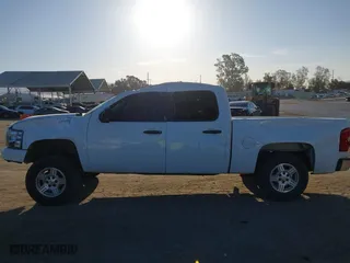 2007 Chevrolet Silverado 1500 LTZ with VIN 2GCEC13JX71515741, listed as a IAAI auction lot 41991842 with 150,596 mi miles. Bid and sale history available at carsss.com. Image 14.