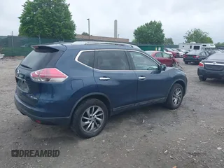 2015 Nissan Rogue SV z VIN 5N1AT2MV0FC782400, wystawiony jako IAAI lot #42253214 z przebiegiem 162 803 mil mil oraz . Historia ofert i sprzedaży dostępna na DreamBid. Obrazek 4.