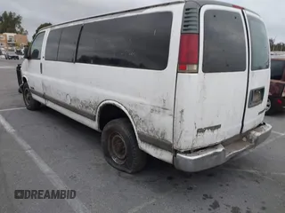 2000 Chevrolet City Express Cargo z VIN 1GAHG39J4Y1265384, wystawiony jako IAAI lot #42294326 z przebiegiem 200 891 mil mil oraz . Historia ofert i sprzedaży dostępna na DreamBid. Obrazek 3.