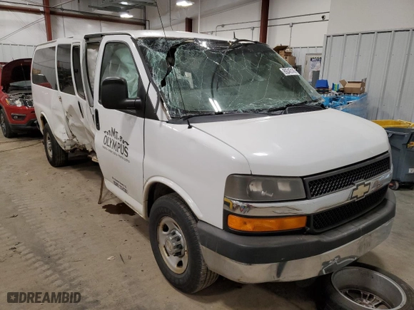 2012 Chevrolet Express Passenger 1LT with VIN 1GAZG1FG0C1187597, listed as a Copart auction lot 89245145 with 139,794 mi miles and Clean Title. Bid and sale history available at carsss.com. Image 4.