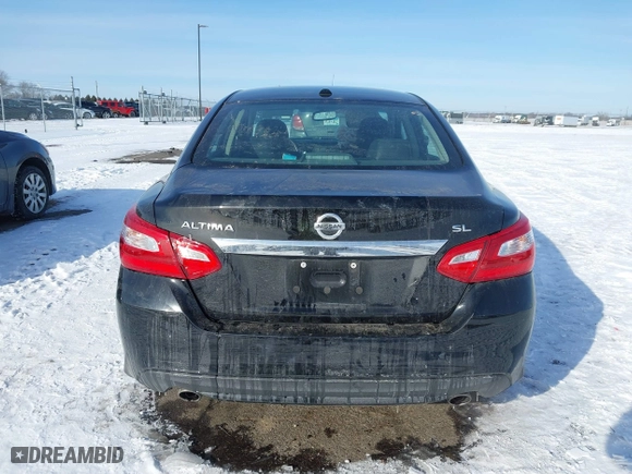 2017 Nissan Altima 2.5 SR with VIN 1N4AL3AP9HC470004, listed as a IAAI auction lot 41564947 with 118,219 mi miles. Bid and sale history available at carsss.com. Image 17.