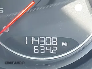2014 Porsche Cayenne Turbo S E-Hybrid z VIN WP1AA2A24ELA07504, wystawiony jako IAAI lot #41967592 z przebiegiem 114 308 mil mil oraz . Historia ofert i sprzedaży dostępna na DreamBid. Obrazek 15.