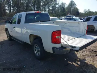 2008 Chevrolet Silverado 1500 Work Truck with VIN 1GCEC19X08Z113943, listed as a IAAI auction lot 41554200 with 93,786 mi miles. Bid and sale history available at carsss.com. Image 3.