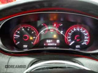 2015 Dodge Dart SXT z VIN 1C3CDFBB0FD410905, wystawiony jako Copart lot #56023845 z przebiegiem 229 477 mil mil oraz Szkoda całkowita • Salvage title. Historia ofert i sprzedaży dostępna na DreamBid. Obrazek 9.
