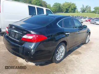 2012 Infiniti M with VIN JN1BY1AP7CM331533, listed as a IAAI auction lot 42149759 with 123,186 mi miles. Bid and sale history available at carsss.com. Image 4.