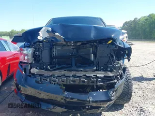 2019 Ram 1500 Tradesman z VIN 1C6RR7KG9KS709945, wystawiony jako IAAI lot #42134420 z przebiegiem 69 846 mil mil oraz . Historia ofert i sprzedaży dostępna na DreamBid. Obrazek 12.