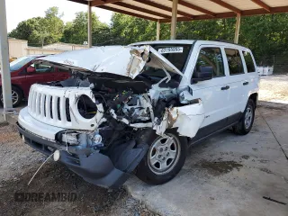 2016 Jeep Patriot Sport z VIN 1C4NJPBB0GD532510, wystawiony jako Copart lot #63195955 z przebiegiem Nie podano mil oraz Szkoda całkowita • Salvage title. Historia ofert i sprzedaży dostępna na DreamBid. Obrazek 1.