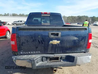 2007 Chevrolet Silverado 1500 1LT with VIN 3GCEC13J27G519225, listed as a IAAI auction lot 41458525 with 265,489 mi miles and . Bid and sale history available at DreamBid. Image 16.