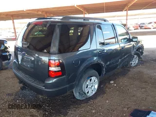 2010 Ford Explorer XLT with VIN 1FMEU6DE5AUA13383, listed as a IAAI auction lot 41841949 with 162,239 mi miles. Bid and sale history available at carsss.com. Image 4.
