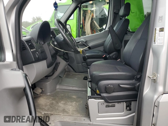 2013 Freightliner Sprinter with VIN WCDPE8CC6D5811382, listed as a Copart auction lot 77592634 with 49,192 mi miles and Salvage Title. Bid and sale history available at DreamBid. Image 7.