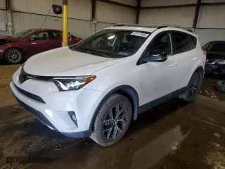 2018 Toyota RAV4 SE with VIN JTMJFREV8JD242461, listed as a Copart auction lot 43917985 with 40,821 mi miles and Salvage Title. Bid and sale history available at carsss.com. Image 1.