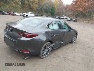 2024 Mazda 3 S Preferred z VIN 3MZBPACM7RM431371, wystawiony jako IAAI lot #40676189 z przebiegiem 276 mil mil oraz . Historia ofert i sprzedaży dostępna na DreamBid. Obrazek 4.