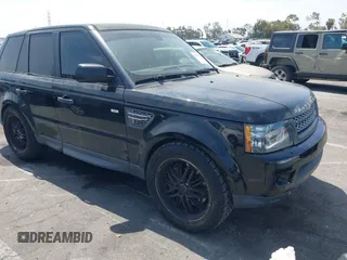2011 Land Rover Range Rover Sport SC z VIN SALSH2E40BA278055, wystawiony jako IAAI lot #42327555 z przebiegiem 134 444 mil mil oraz . Historia ofert i sprzedaży dostępna na DreamBid. Obrazek 1.