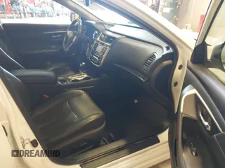 2018 Nissan Altima SR with VIN 1N4AL3AP7JC239057, listed as a IAAI auction lot 41817778 with 93,076 mi miles and . Bid and sale history available at carsss.com. Image 5.