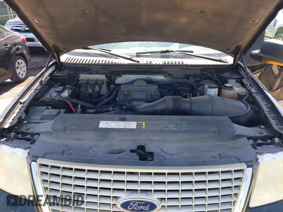 2006 Ford Expedition Eddie Bauer z VIN 1FMPU17596LB00921, wystawiony jako IAAI lot #42388660 z przebiegiem Nie podano mil oraz . Historia ofert i sprzedaży dostępna na DreamBid. Obrazek 10.