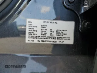 2024 Tesla Model Y Long Range z VIN 7SAYGDEE9RF186388, wystawiony jako Copart lot #58471595 z przebiegiem 23 185 mil mil oraz Szkoda całkowita • Salvage title. Historia ofert i sprzedaży dostępna na DreamBid. Obrazek 13.