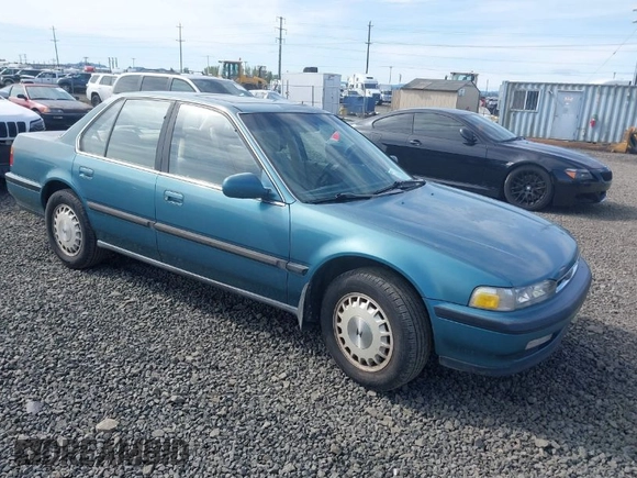 1991 Honda Accord EX with VIN JHMCB7567MC049597, listed as a IAAI auction lot 41996756 with 295,925 mi miles. Bid and sale history available at carsss.com. Image 1.