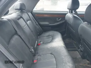 2005 Hyundai XG350 with VIN KMHFU45EX5A392573, listed as a IAAI auction lot 41624199 with 200,014 mi miles. Bid and sale history available at carsss.com. Image 8.