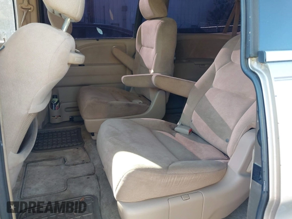 2006 Honda Odyssey EX with VIN 5FNRL38456B428213, listed as a IAAI auction lot 42036797 with 220,556 mi miles. Bid and sale history available at carsss.com. Image 8.