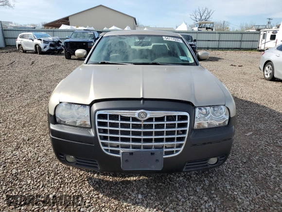 2009 Chrysler 300 Touring with VIN 2C3LA53V89H565107, listed as a Copart auction lot 54717035 with Not Provided miles and Clean Title. Bid and sale history available at carsss.com. Image 5.