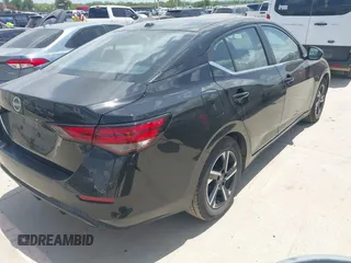 2025 Nissan Sentra SV z VIN 3N1AB8CV7SY292715, wystawiony jako IAAI lot #42441271 z przebiegiem 5 623 mil mil oraz . Historia ofert i sprzedaży dostępna na DreamBid. Obrazek 4.