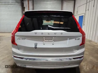 2025 Volvo XC90 Core z VIN YV4M12PJ9S1335325, wystawiony jako Copart lot #59616245 z przebiegiem 13 776 mil mil oraz Czysty tytuł • Clean title. Historia ofert i sprzedaży dostępna na DreamBid. Obrazek 6.