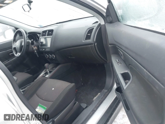 2019 Mitsubishi Outlander ES z VIN JA4AR3AU6KU022815, wystawiony jako IAAI lot #41511268 z przebiegiem 59 781 mil mil oraz . Historia ofert i sprzedaży dostępna na DreamBid. Obrazek 5.
