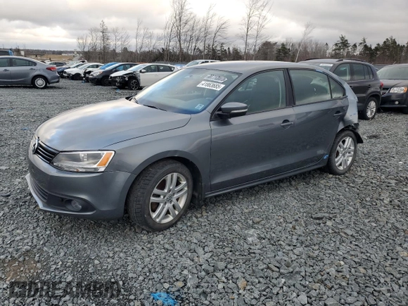 2014 Volkswagen Jetta with VIN 3VWWL7AJ0EM253922, listed as a Copart auction lot 41863685 with 226,765 mi miles and Salvage title. Bid and sale history available at DreamBid. Image 1.