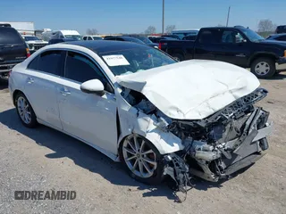 2019 Mercedes-Benz A 220 z VIN WDD3G4FB3KW027630, wystawiony jako IAAI lot #41977548 z przebiegiem 8 441 mil mil oraz . Historia ofert i sprzedaży dostępna na DreamBid. Obrazek 1.