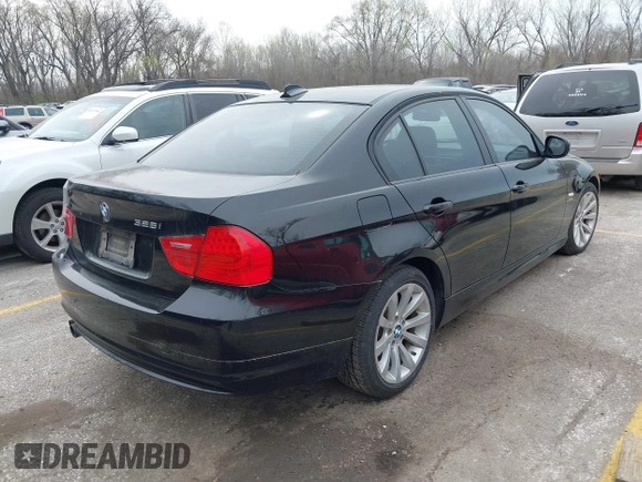 2011 BMW 3 Series 328i xDrive with VIN WBAPK7C55BA772321, listed as a IAAI auction lot 41873123 with 95,500 mi miles. Bid and sale history available at carsss.com. Image 4.