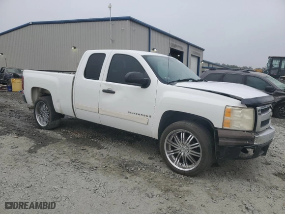 2008 Chevrolet Silverado 1500 LT w/2LT with VIN 2GCEC19J881251329, listed as a Copart auction lot 77889864 with 250,397 mi miles and Salvage Title. Bid and sale history available at carsss.com. Image 4.
