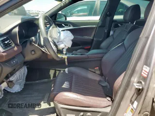 2022 Genesis G70 2.0T z VIN KMTG34TA3NU091204, wystawiony jako Copart lot #57073325 z przebiegiem 62 529 mil mil oraz Szkoda całkowita • Salvage title. Historia ofert i sprzedaży dostępna na DreamBid. Obrazek 7.