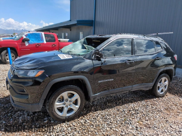 2023 Jeep Compass Latitude z VIN 3C4NJDBN0PT509800, wystawiony jako Copart lot #52729195 z przebiegiem 16 050 mil mil oraz Szkoda całkowita • Salvage title. Historia ofert i sprzedaży dostępna na DreamBid. Obrazek 1.