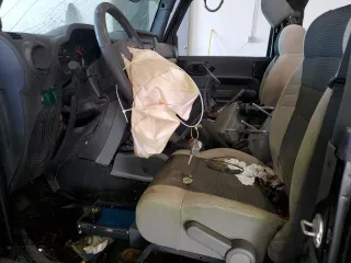 2007 Jeep Wrangler X z VIN 1J4FA24127L193177, wystawiony jako Copart lot #58383395 z przebiegiem Nie podano mil oraz Szkoda całkowita • Salvage title. Historia ofert i sprzedaży dostępna na DreamBid. Obrazek 7.