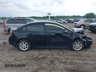 2012 Nissan Sentra 2.0 z VIN 3N1AB6AP0CL646873, wystawiony jako IAAI lot #42375751 z przebiegiem 142 415 mil mil oraz . Historia ofert i sprzedaży dostępna na DreamBid. Obrazek 14.
