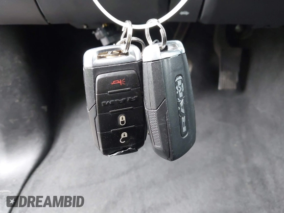 2021 Ram 1500 Tradesman z VIN 1C6RRFCGXMN714260, wystawiony jako IAAI lot #41866420 z przebiegiem 109 281 mil mil oraz . Historia ofert i sprzedaży dostępna na DreamBid. Obrazek 11.
