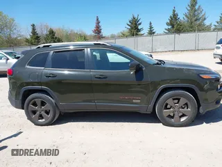 2017 Jeep Cherokee Latitude z VIN 1C4PJMCB9HW512395, wystawiony jako IAAI lot #42161258 z przebiegiem 67 584 mil mil oraz . Historia ofert i sprzedaży dostępna na DreamBid. Obrazek 13.